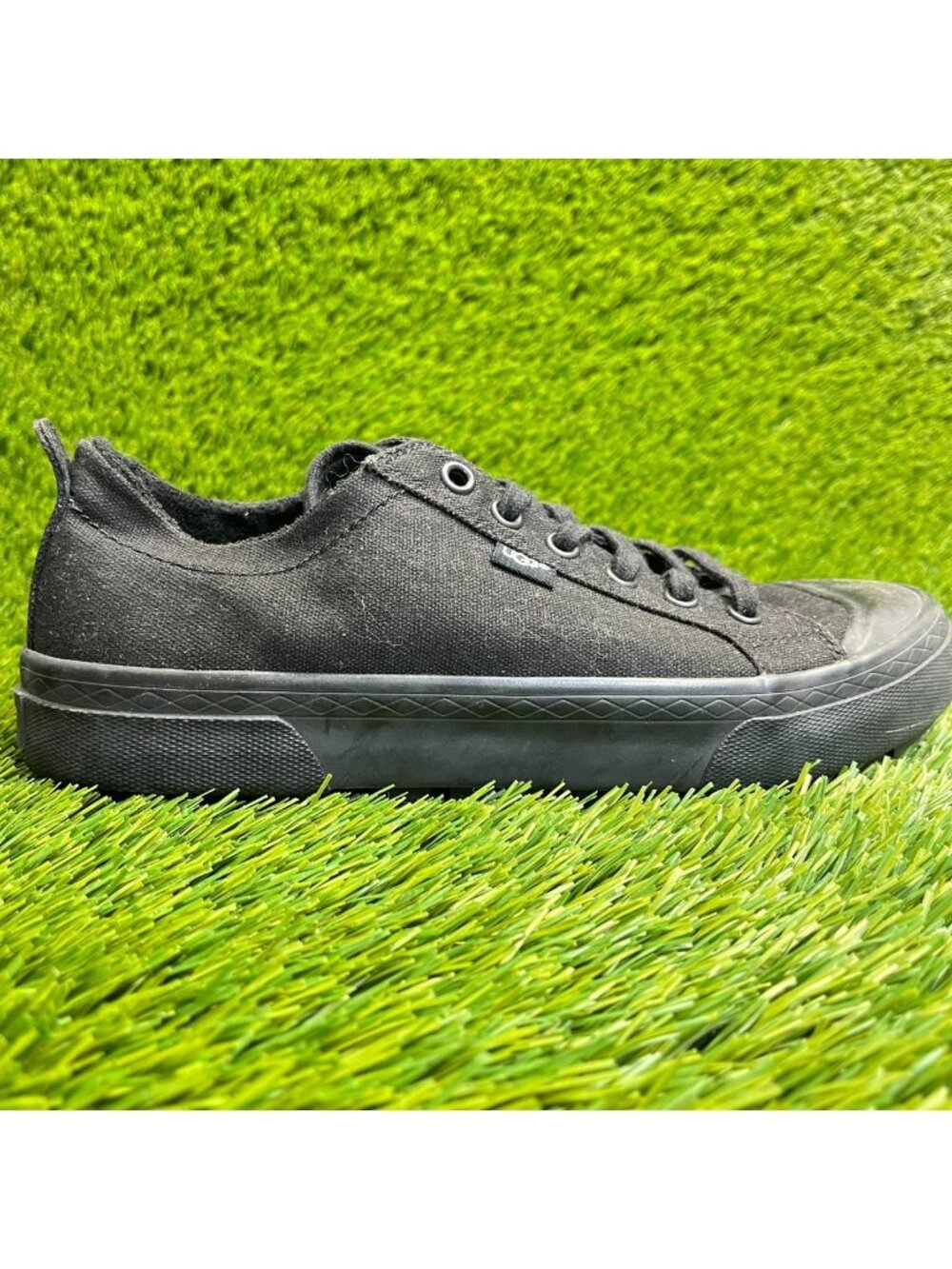 UGG‎ Aries Womens Size 7 Black Athletic Walking Canvas Lace Up Shoes Sneakers